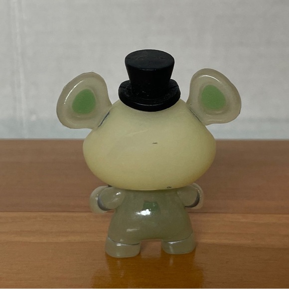 Five nights at freddy's Glow In The Dark Freddy Collectable Toy Figure 2016 - Picture 7 of 8